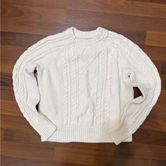 GAP Sweaters - Cozy Gap Cable Knit Sweater - Cream